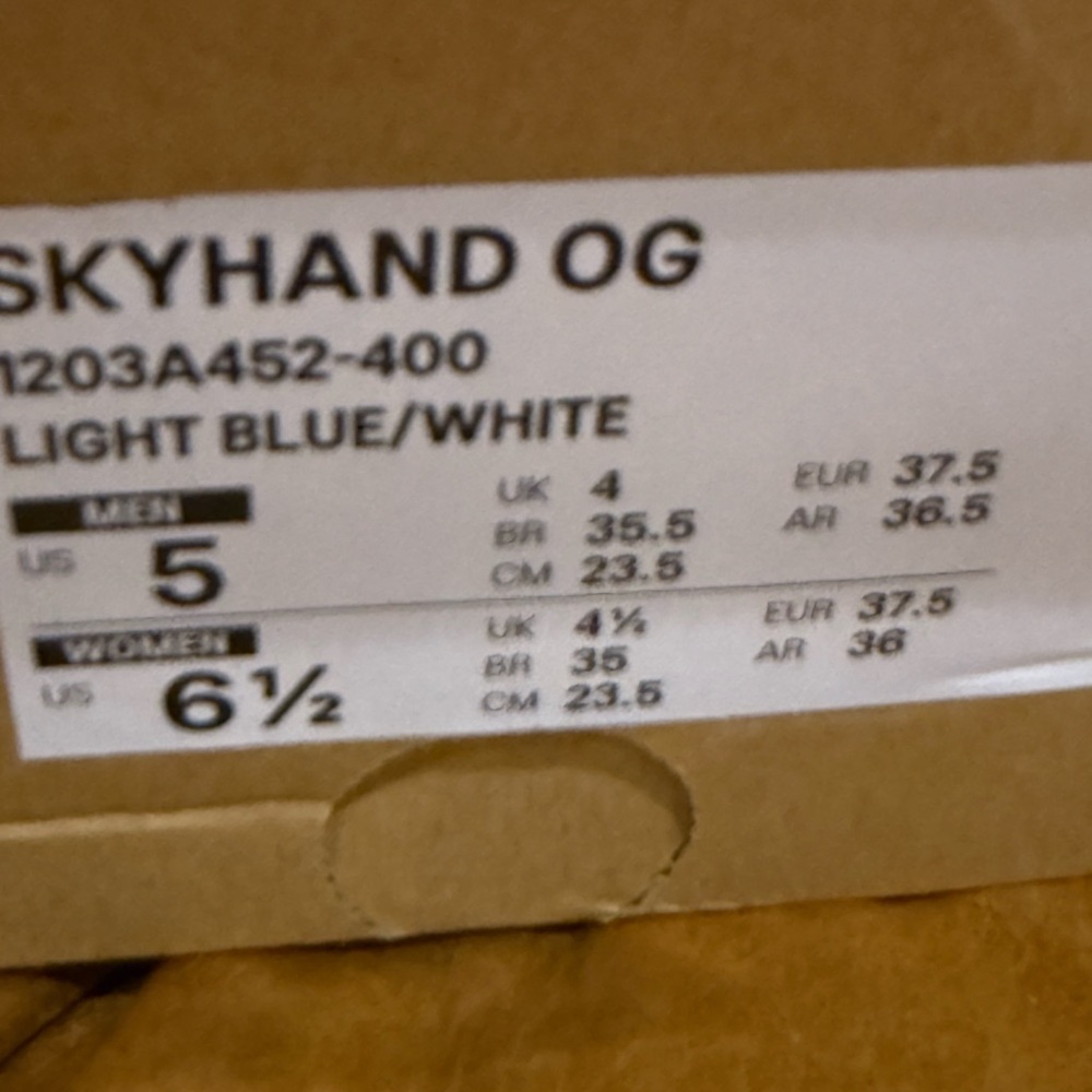 ASICS Skyhand OG/ Light Blue/White Sneakers NWT - Picture 3 of 9